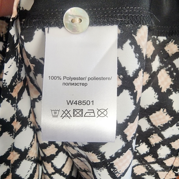 Womens dress blouse with pattern - Picture 4 of 6